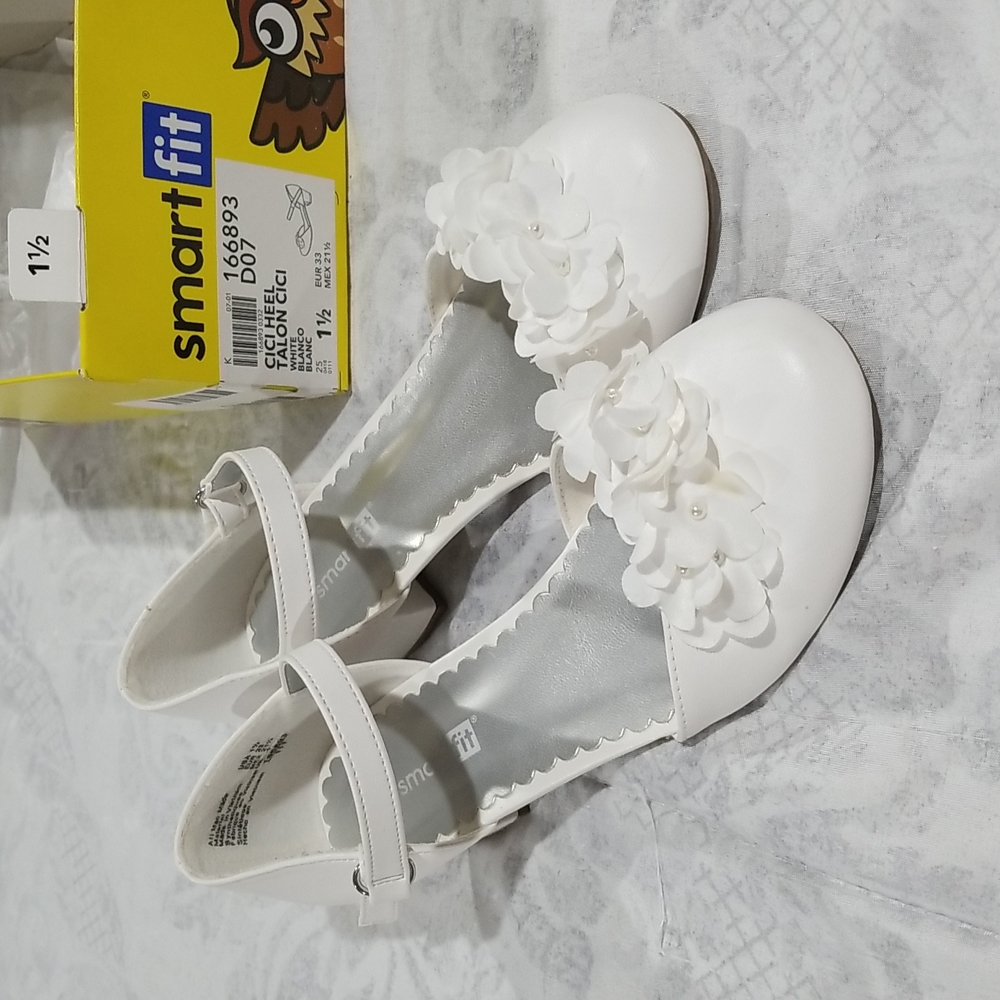 Like new white dress shoes for girls, wedding, church